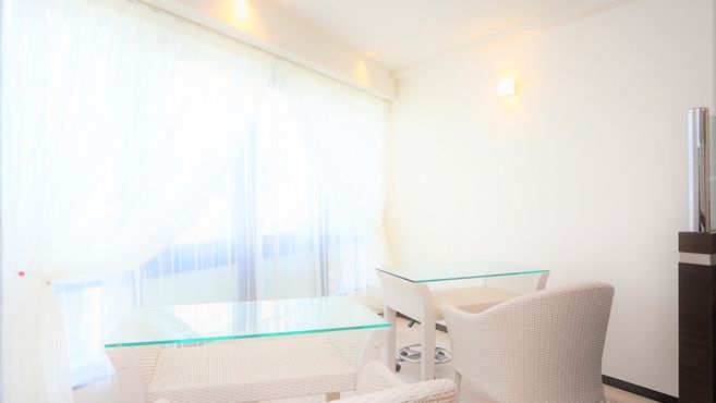 nail & eyelash salon Luxia 下北沢店